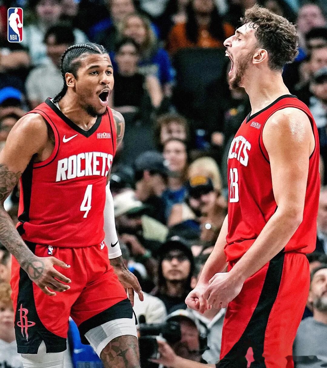 西藏队在场上比拼中压过对手