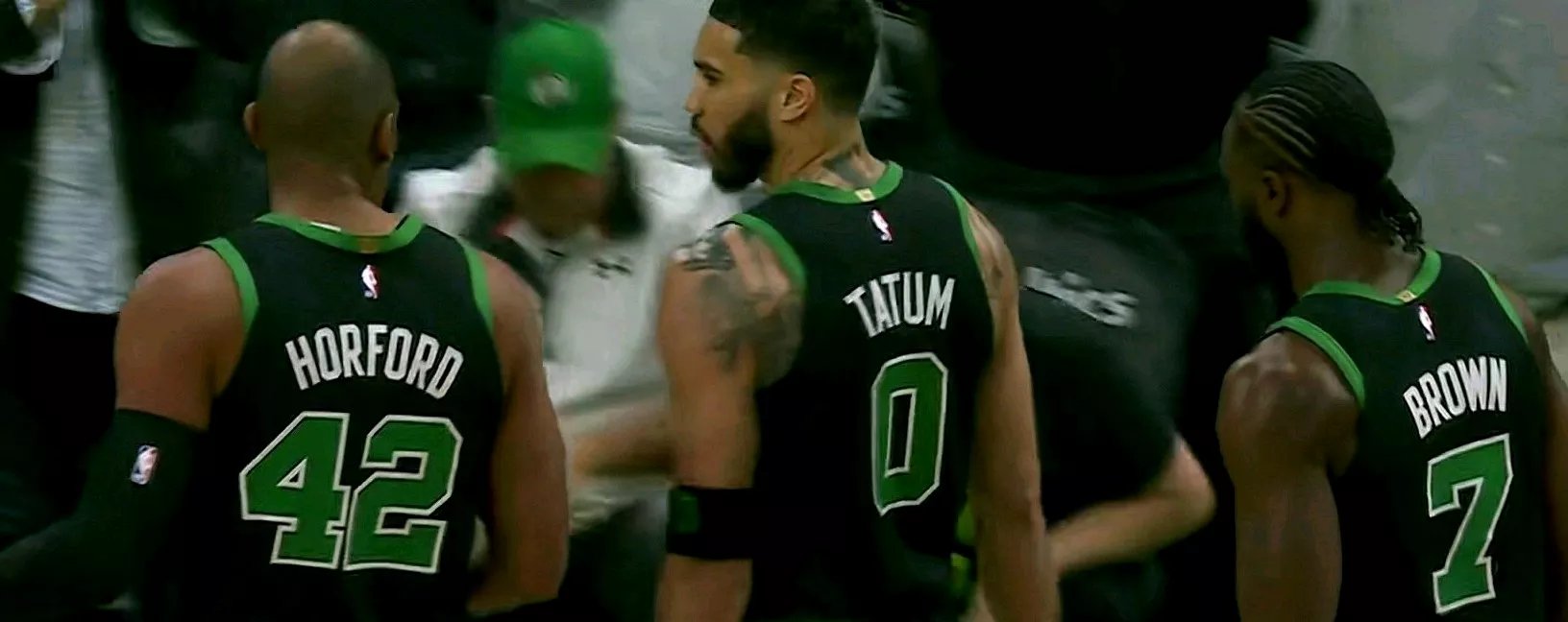 凯尔特人客场战胜魔术，泰坦压哨绝杀的简单介绍