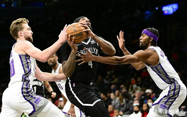 关于快船不敌篮网，霍乐迪缺席雷吉-杰克四连败的信息