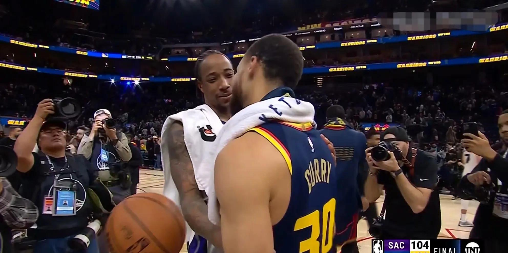 勇士客场轻取国王，状态回勇