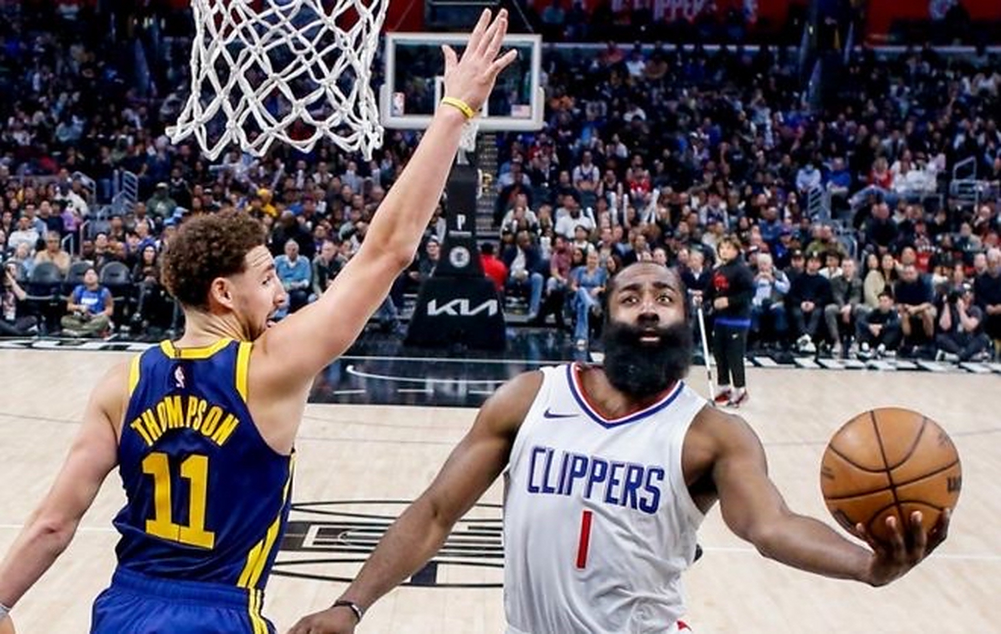 快船大胜尼克斯，继续在东部排名第三