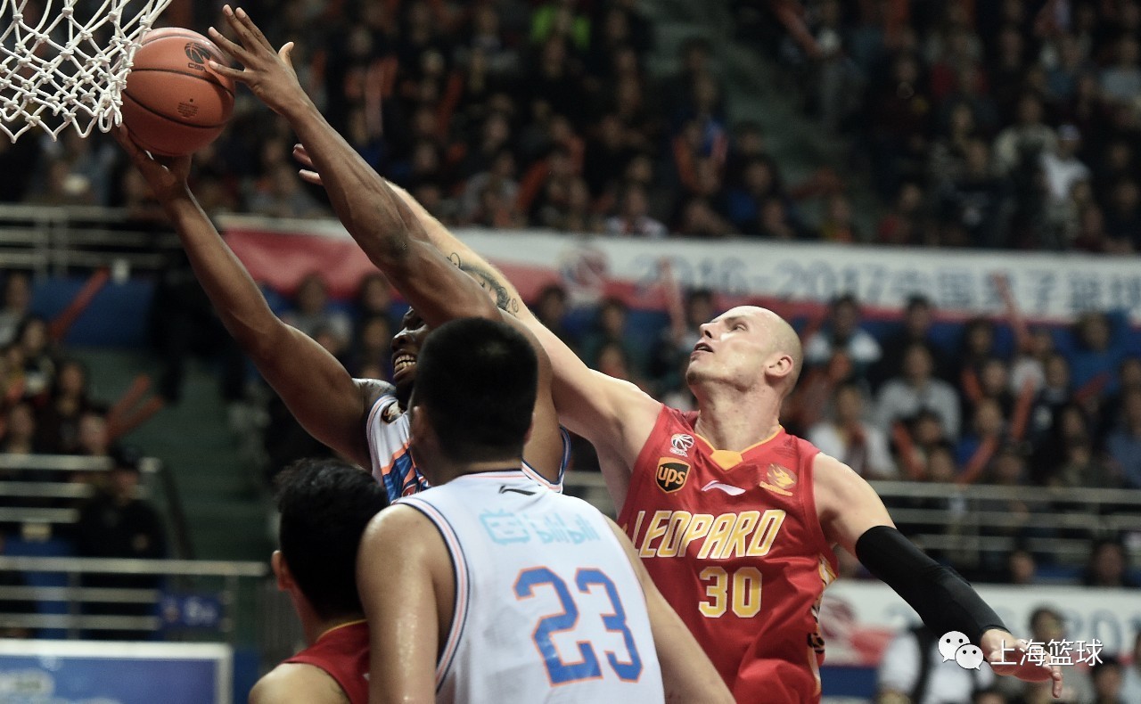 猛龙擒活塞，安诺比17分全队最高的简单介绍